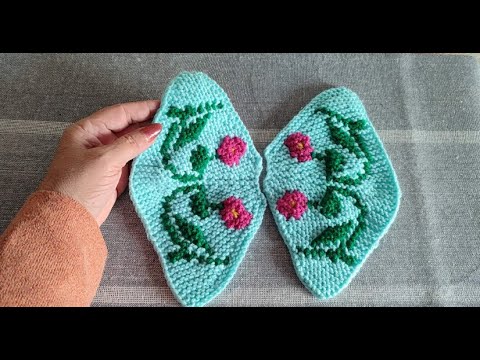 A very delicate and beautiful pattern for slippers.