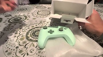 8bitDo ultimate C 2.4G Wireless controller fast unboxing and first impressions.