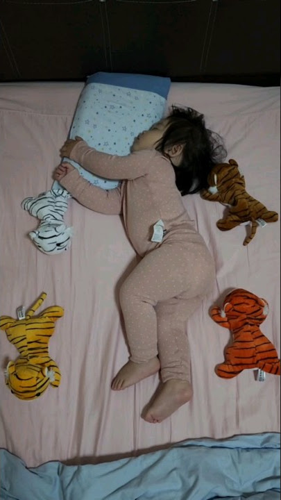 Baby Agnes sleeps with her dancing tigers! goodnight baby girl! creative music video #shorts