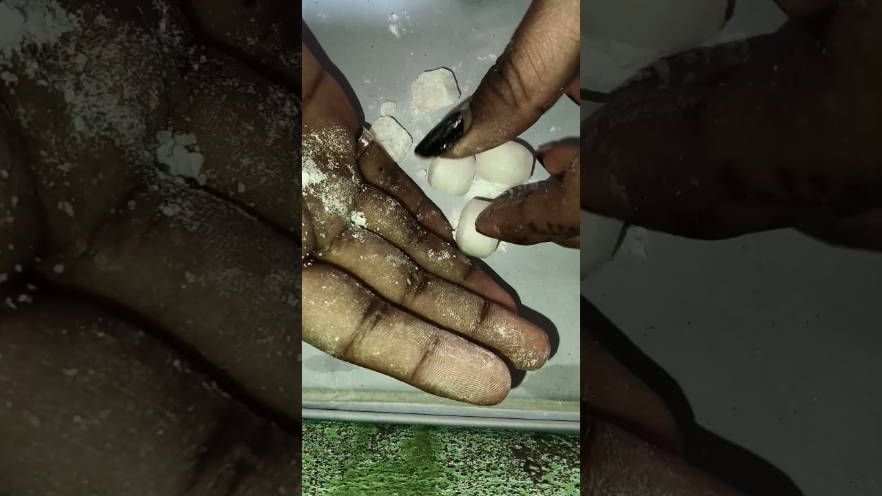 very strong 💪🏻 naphthalene hand crushing video 🤤💗