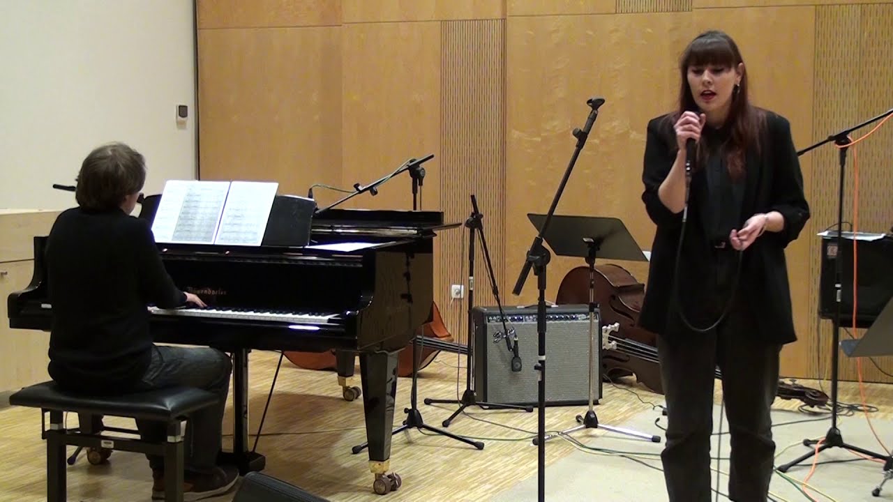 Lara Dovier - Round Midnight