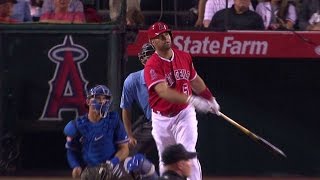 LAD@LAA: Pujols sneaks three-run shot around pole