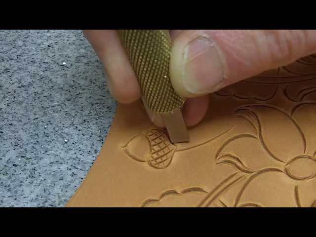 Leathercraft: Leather carving how to use a swivel knife - Leathercraft  Tutorial 