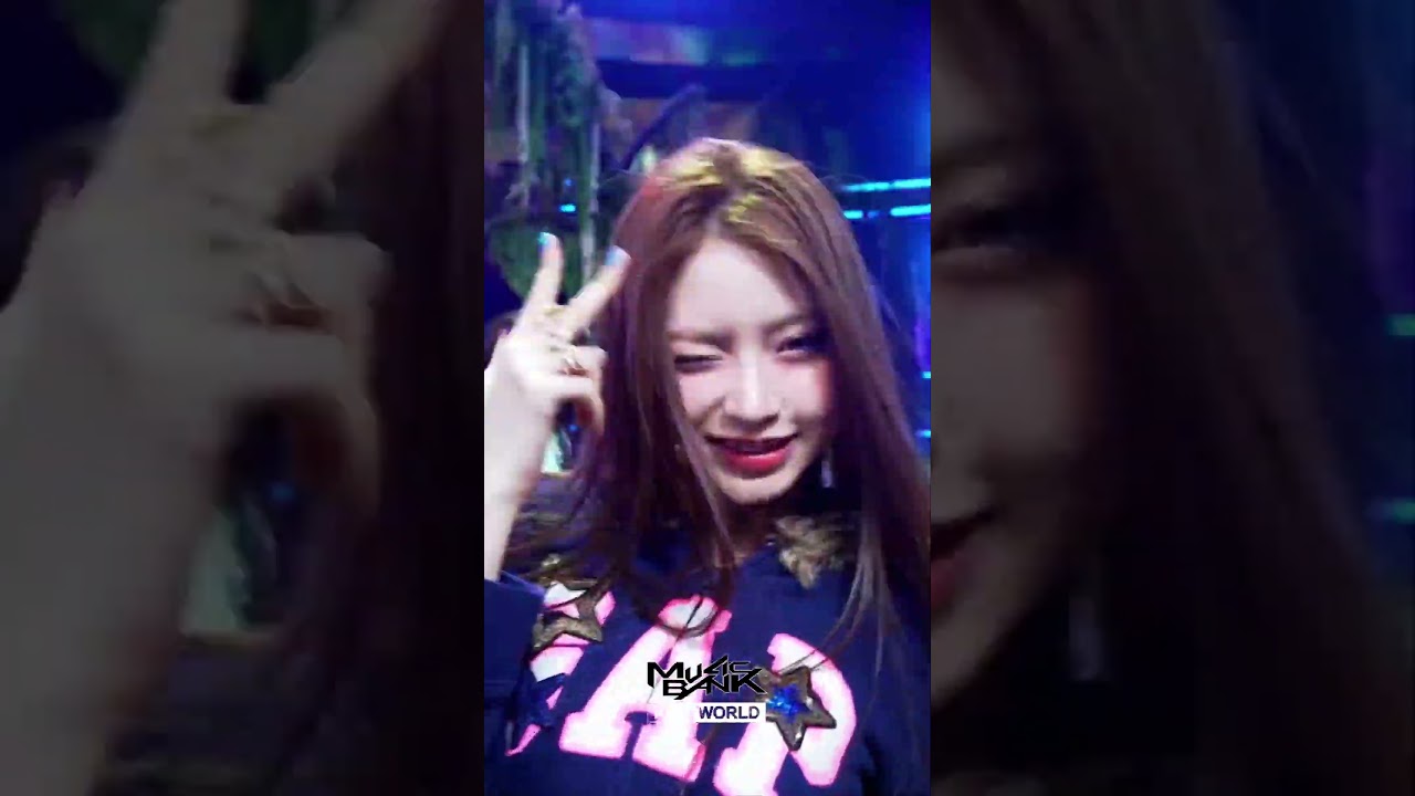 BTG - KiiiKiii #BTG #KiiiKiii #キキ #키키 #Shorts #MusicBank | KBS WORLD TV
