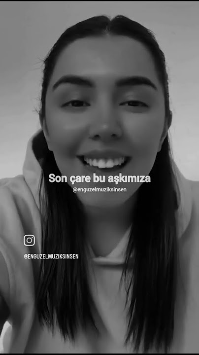 Her yer karanlık ama korkma sarıl bana .... #keşfet #musiclyrics #sarkisozleri