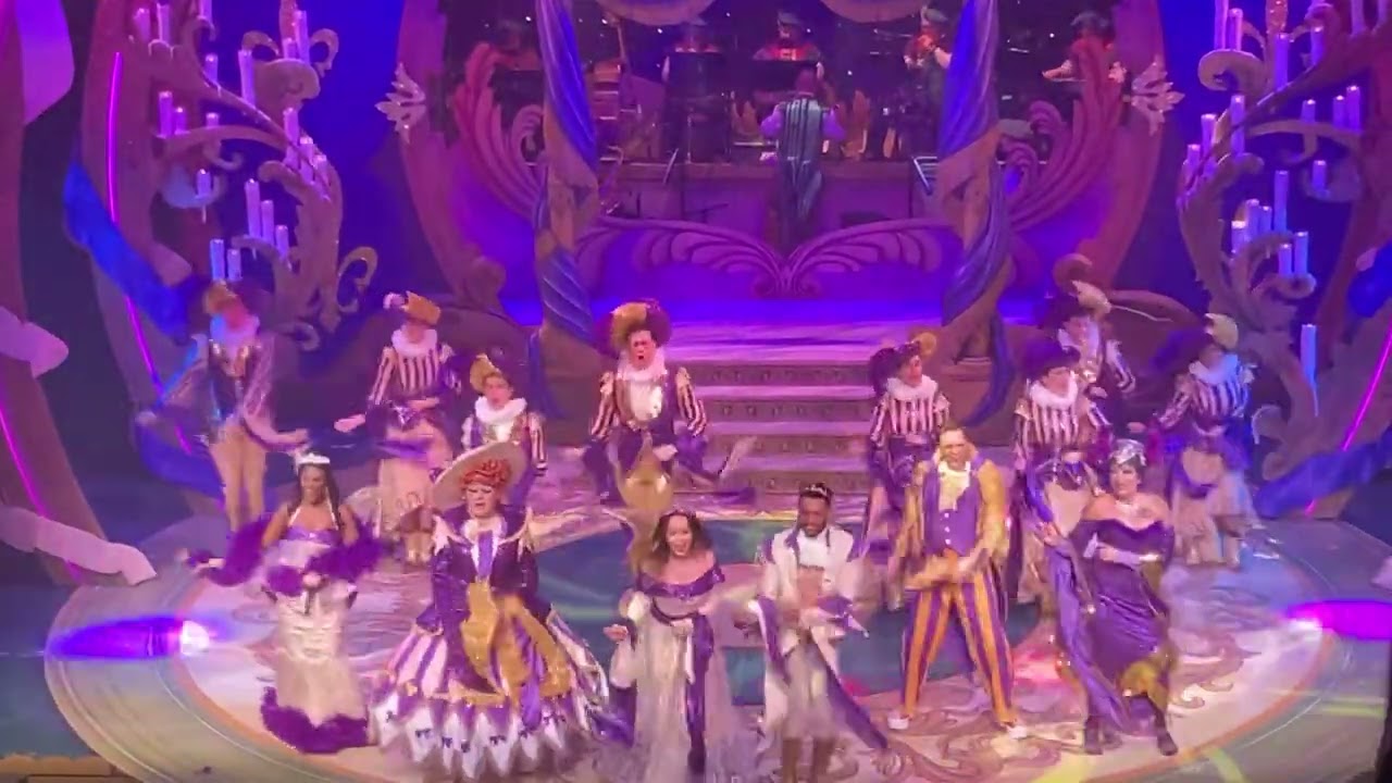 SNOW WHITE at Wolverhampton Grand Theatre 2023/24
