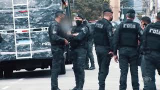 ASSALTO A BANCO COM TROCA DE TIROS, NEGOCIAÇÃO DE REFÉNS E POLICIAL FERIDO | LINHA DE COMBATE