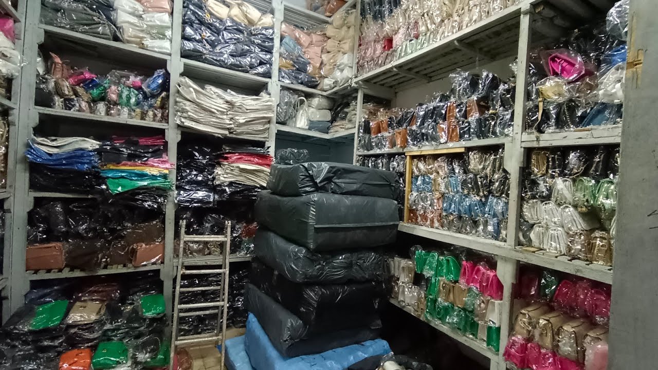 مصنع جديد للشنط فى المنشيه البيع بسعر الجمله من اول قطعه بتبتدى 30 جنيه 💥 حصرى♥️مع وفاء محمد