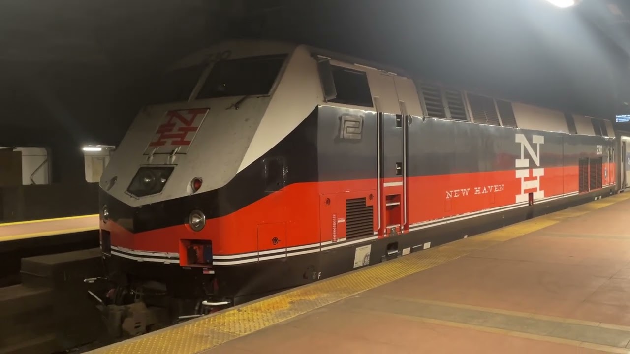 Walking at Grand Central Terminal to see Metro-North P32-ACDM Locomotives Trains