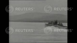 1928 SPORTS / MOTOR BOAT RACING: Marion Barbara Carstairs with Estelle I in speed boat trials