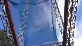 Attraction chute libre dans un parc au Danemark