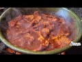 A comer bien sabroso🤩! con una Salsa de chicharón con costilla  y frijolitos 😋💗!