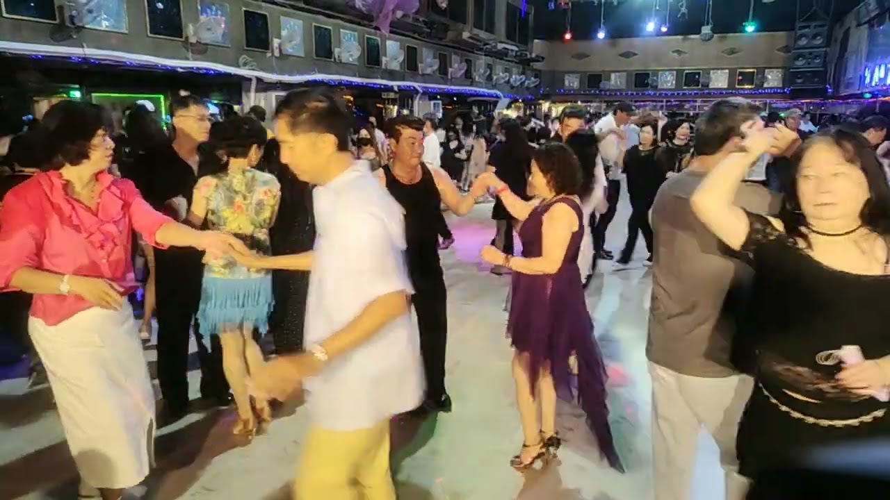 2024.09.17 高雄皇妃舞廳 二四團隊 週二  九月中秋開心大舞聚 翅仔吉魯巴梭 現場錄影