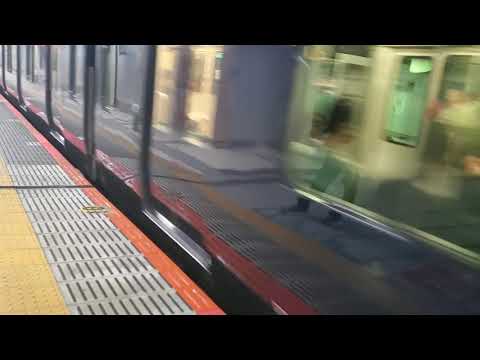 相鉄12000系12103Fによる池袋行きの入線シーンin新宿駅