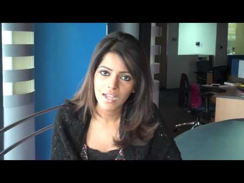 سعودية تعمل خادمة 