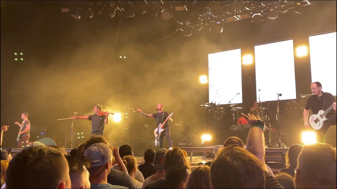 Yellowcard - Life of a Salesman : Live @ Toyota Music Factory - YouTube