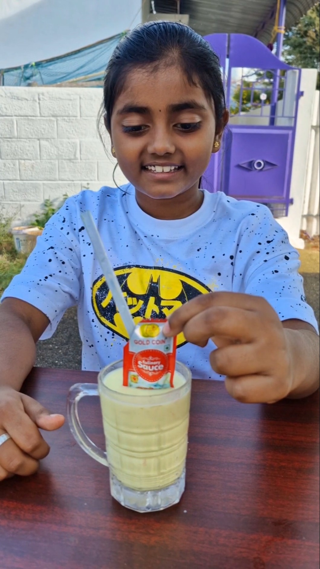 How to make the best MANGO SHAKE for your SIBLING ??Tom\u0026Jerry ?DiyaIshwarya #shorts