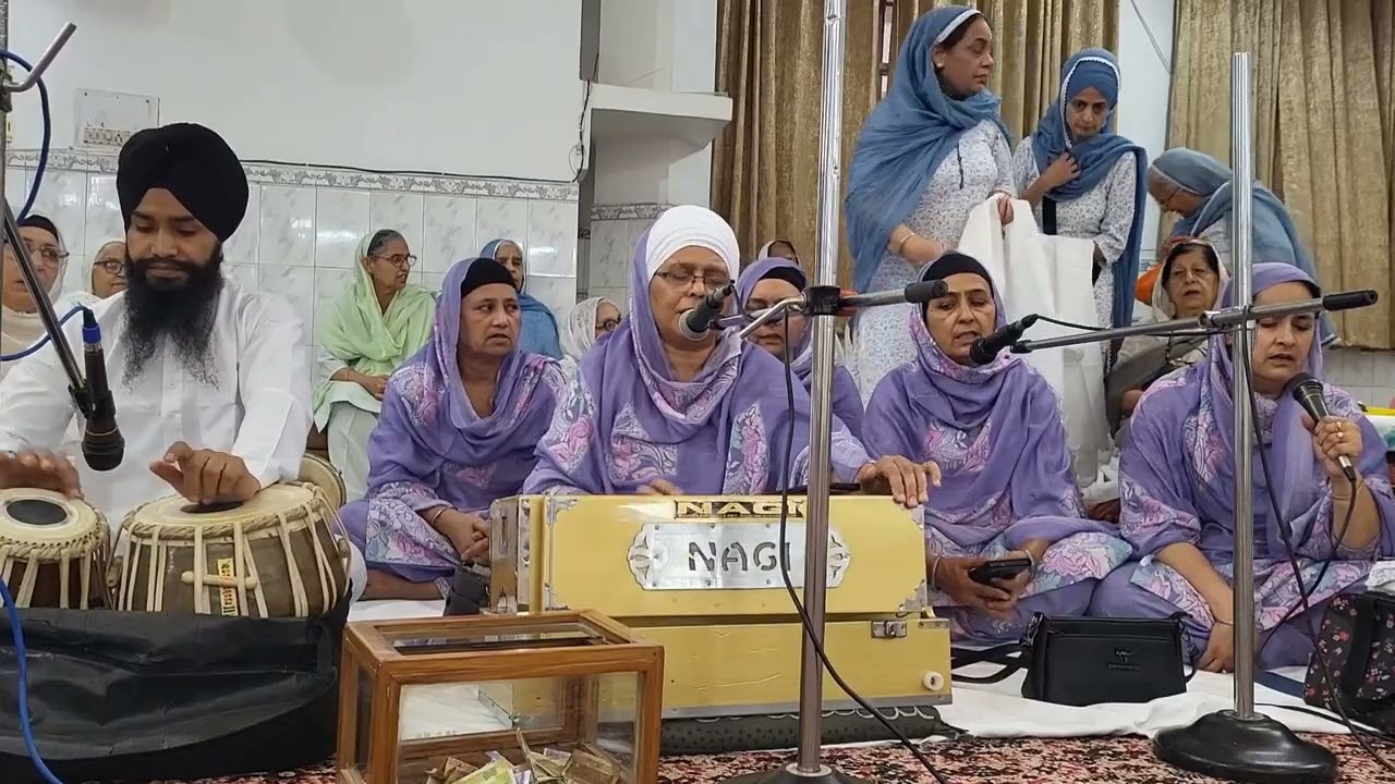 ਦੇਹ ਸਿਵਾ ਬਰ ਮੋਹਿ ਇਹੈ ਸੁਭ ਕਰਮਨ ਤੇ ਕਬਹੂੰ ਨ ਟਰੋਂ।। DHAN DHAN GURU GOBIND SINGH JI 🙏