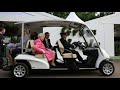 Im Golfwagen: Queen besucht Gartenschau in London | AFP