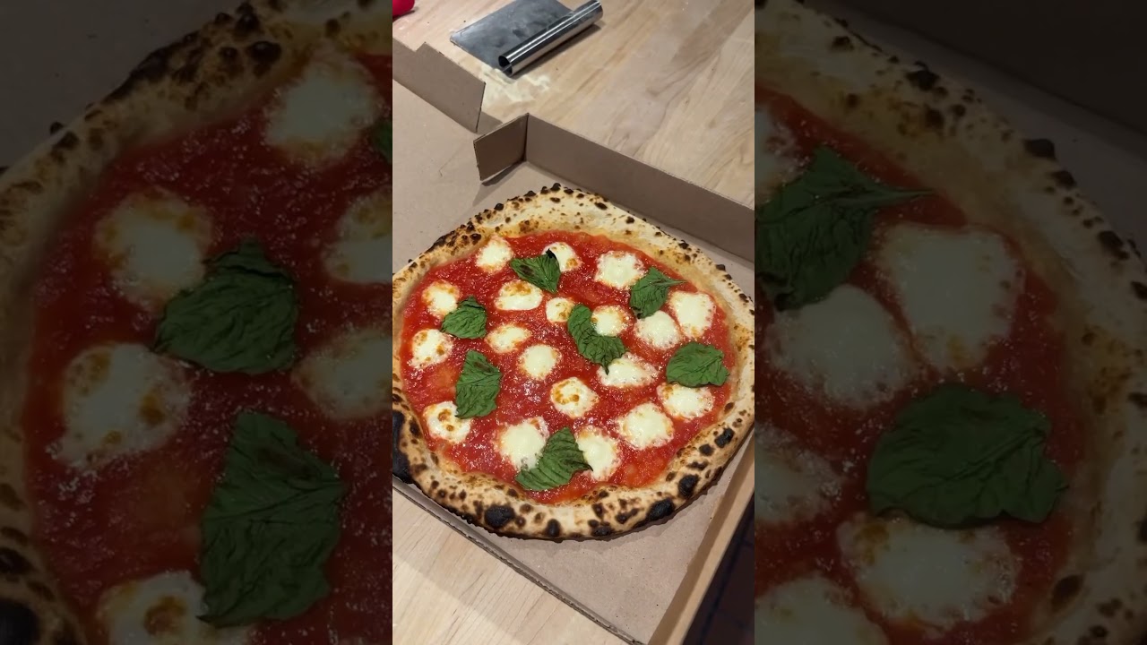 Have you heard about this roadside food hall in 📍Selma, NC?! 🚗 🍔🍕🍹  