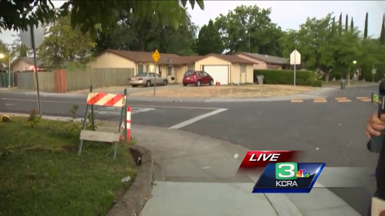 Car crashes into light pole, driver found dead - YouTube