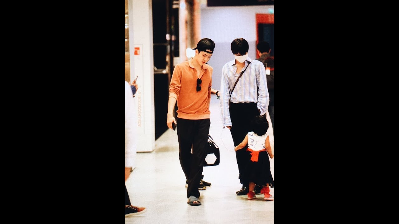 180531 EXO - Sehun Kai at CDG Paris Heading to HKG (ElyXion Hongkong)