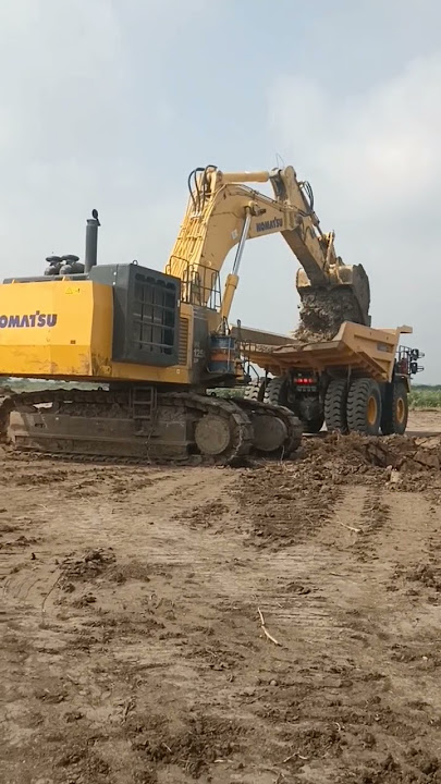 Komatsu PC1250 Excavator || Komatsu HD465-7 Dumper #shorts #shortvideo #viral