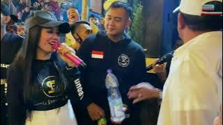 ADE ASTRID - DUA LALAKI ( HUJAN DUIT ) LIVE MUSIK GERENGSENG TEAM || ANGKRINGAN TEH ITA