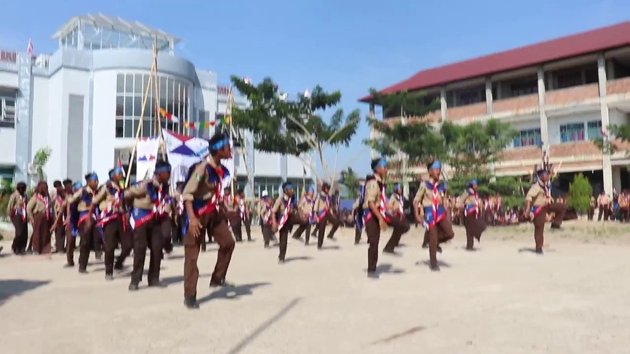 Battle yel-yel SMPN 14 VS SMPN 4 Berau