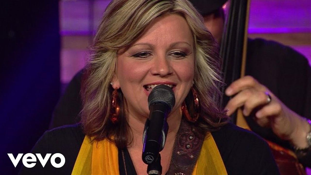 The Isaacs - Get On Board (Live) The Isaacs - Get On Board (Live)