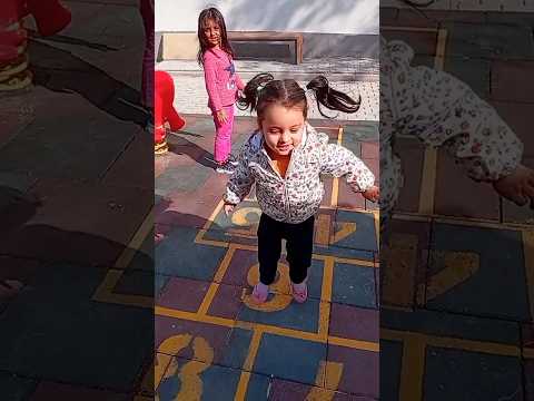 ميس تقلد آية بالنط وتعد الارقام براء وسميرة شوط شوط يالبطة  اكسبلور 