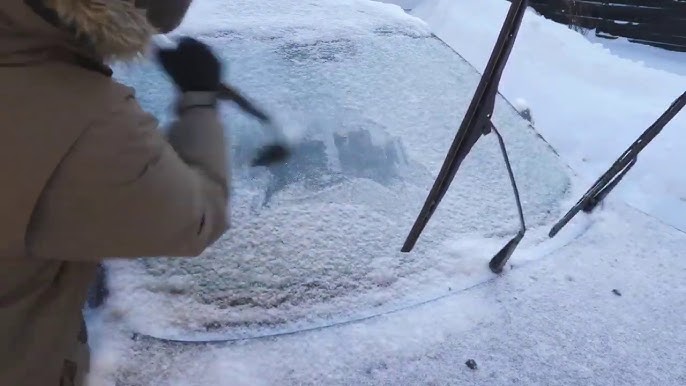 Trucs hivernaux: dégivreur pour pare-brise en aérosol 