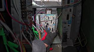 Furnace Down? This 30-Second Relay Test Saves Hundreds #HVACTech #Troubleshooting #Shorts
Furnace not heating? Comfort Maker / ICP furnace troubleshooting. In this HVAC repair I diagnose a forced air furnace that appears to have no power. After checking breaker, service switch, and safety switch I trace the issue to a failed relay on the control board.
Using a simple relay flick/tap test, I prove the control board relay is failing and the furnace needs a replacement board.
This quick troubleshooting method can help DIYers and HVAC techs diagnose no heat furnace problems quickly.
#HVAC
#FurnaceRepair
#NoHeat
#HVACTech
#FurnaceTroubleshooting
#HomeRepair
#DIYHVAC
#HVACLife
#Shorts
#FixIt
#HomeMaintenance Furnace Down? This 30-Second Relay Test Saves Hundreds #HVACTech #Troubleshooting #Shorts