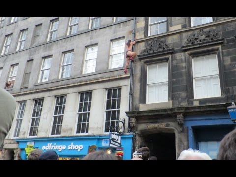Video: Kako Doći Do Edinburgh International Fringe Festivala