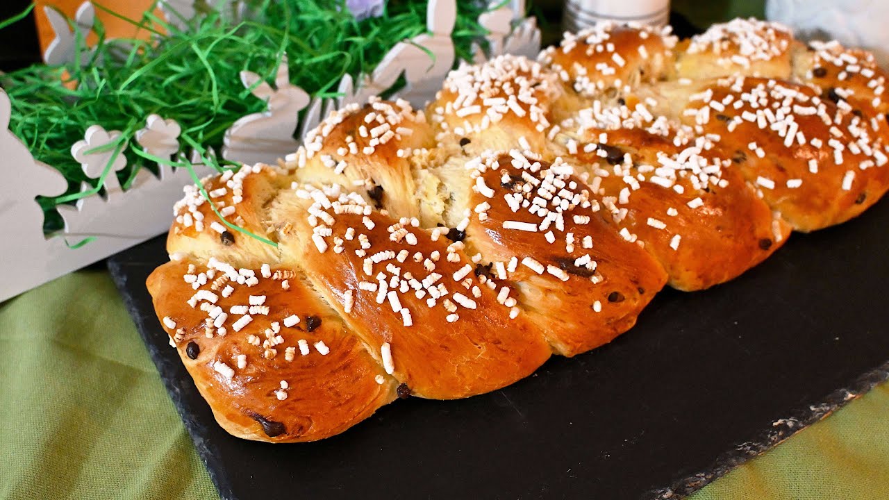 Косичка из бриоши с шоколадом