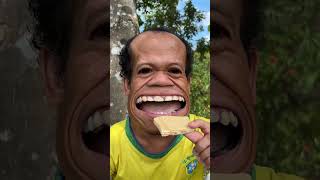 How to eat crackers 🍪