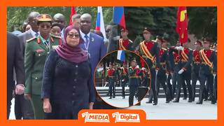 Gwaride La Kijeshi La Urusi Mbele Ya Rais Samiaaweka Shada La Maua Kwa Mashaujaa Wa Kijeshi