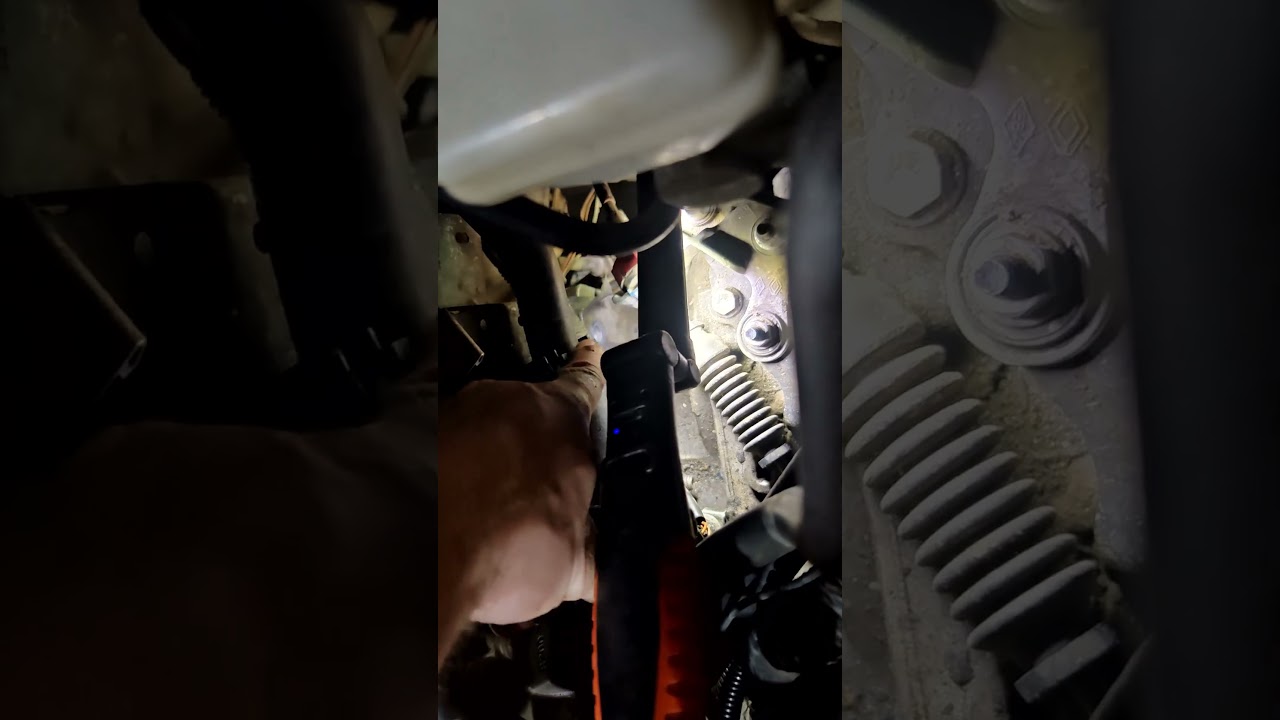 ⁣Машину притащили на тросу, не запускается, мы запустили, после этого предъява у меня чето чек горит