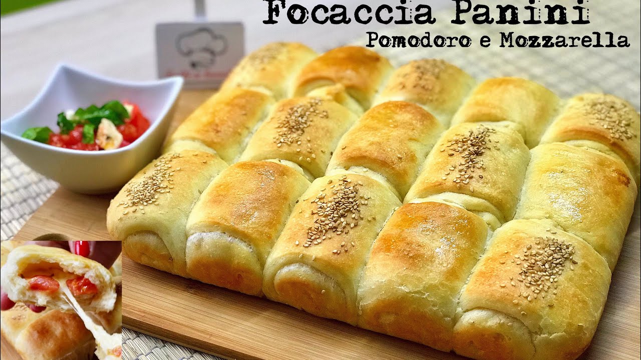 Focaccia Panini Pomodoro E Mozzarella Sofficissima Ricetta Facile Focaccia Tomato And Mozzarella Youtube