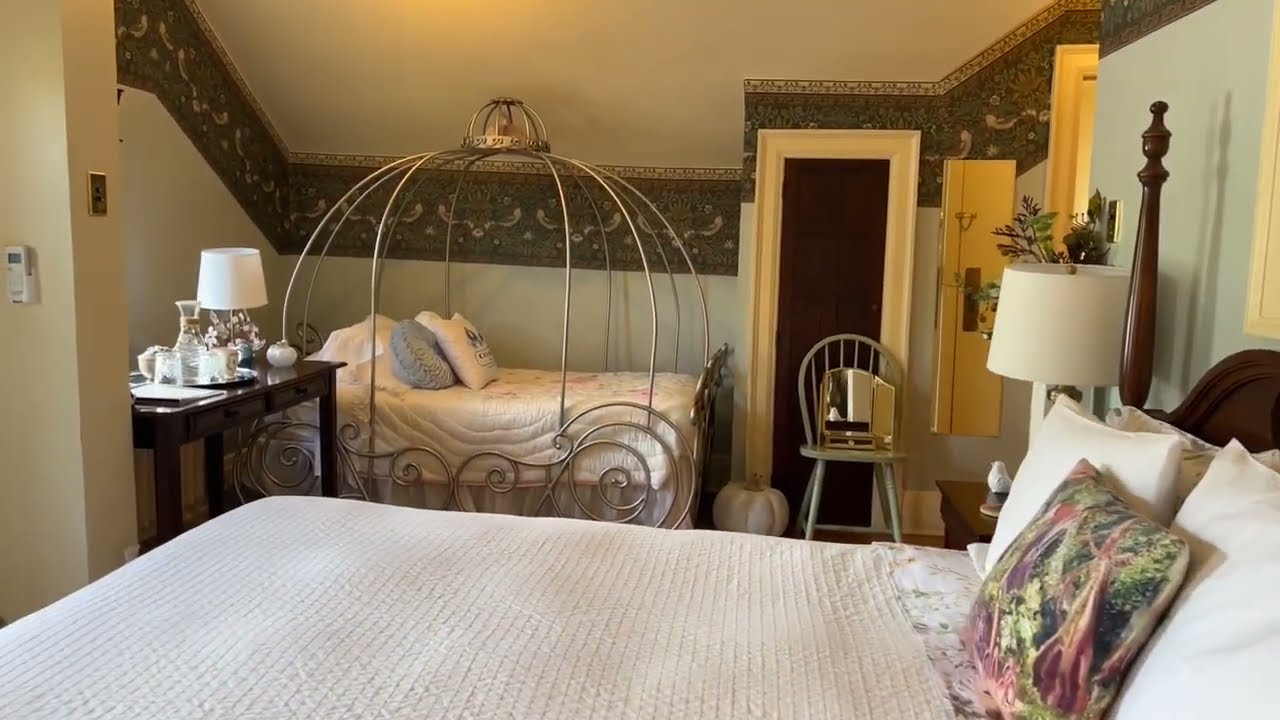 Cuckoos | Main House Rooms | Ann Arbor | Stone Chalet Bed and Breakfast Inn  and Event Center