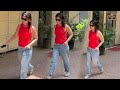 Kareena Kapoor&#39;s Stylish Look While Stepping Out of Her Bandra