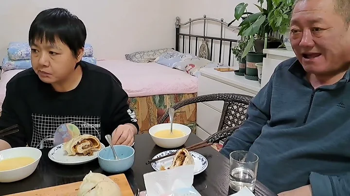 吃饭闲聊，平平淡淡才是真!酒鬼大爷说吃什么都能喝酒! - 天天要闻