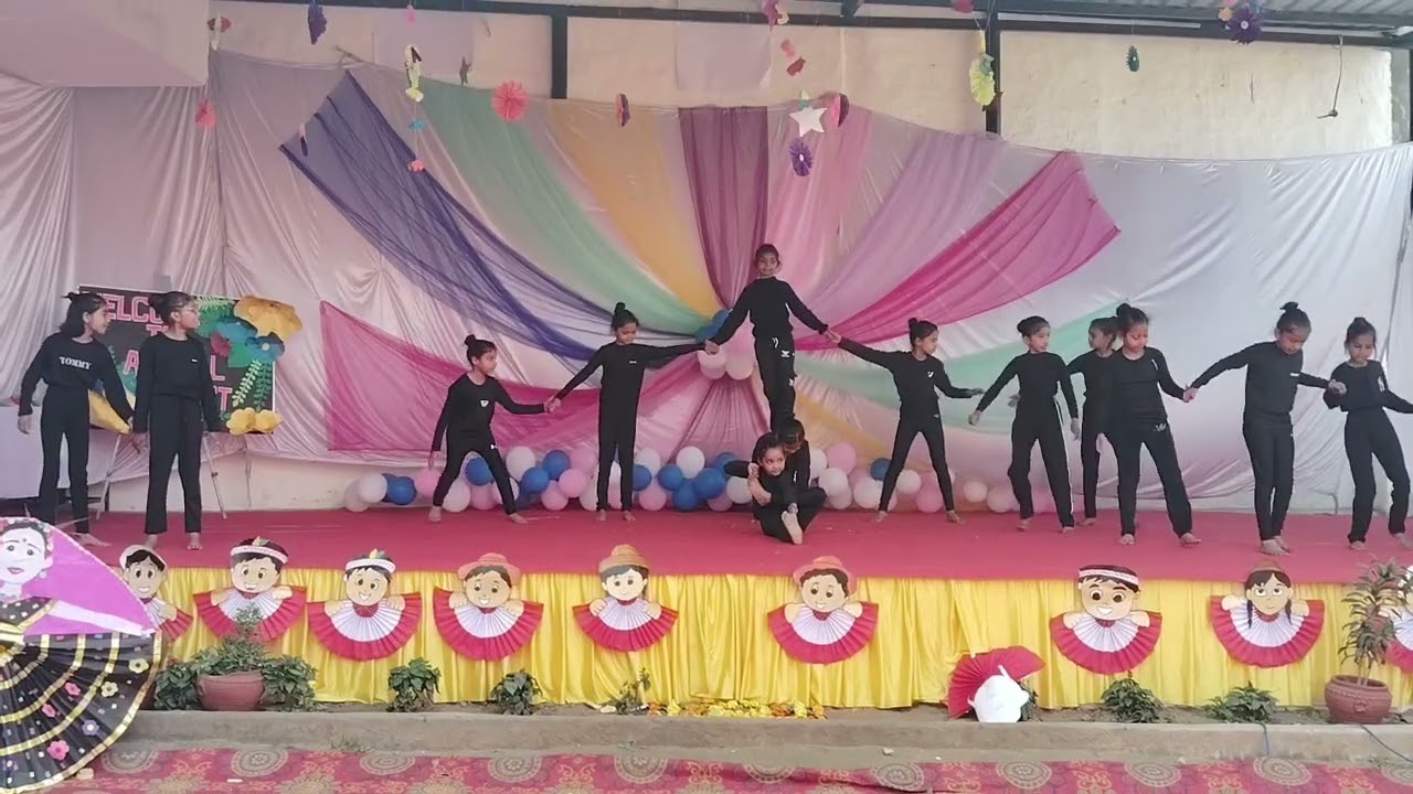 Annual function performance by girls in SPS CONVENT SCHOOL, KARNAL 