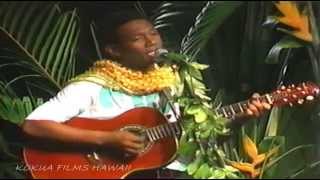 Miniatura del video "Hi'ilawe - The Makaha Sons of Ni'ihau - Live"