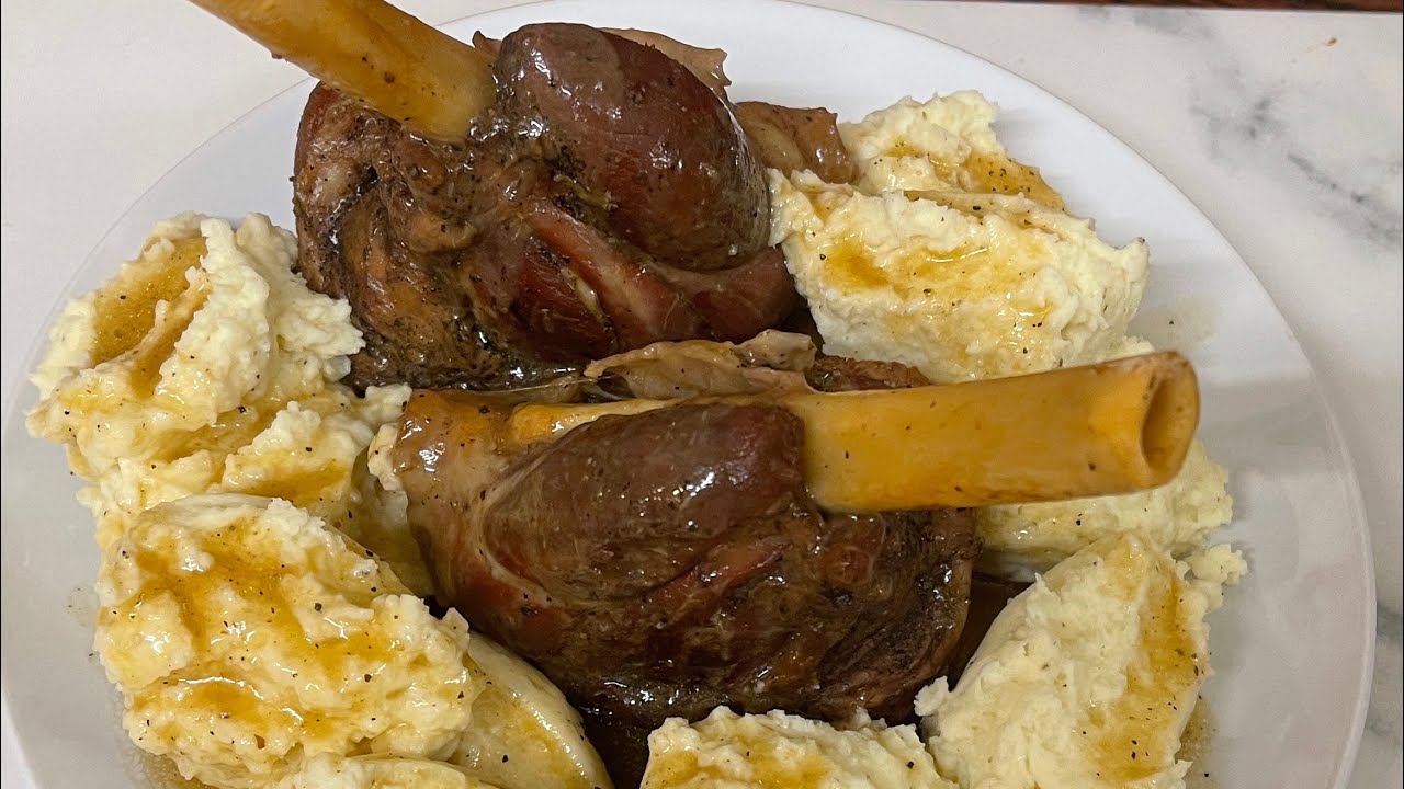 Roast Lamb Shank Recipe / Slow Roasted Leg of Lamb With rich gravy Food
