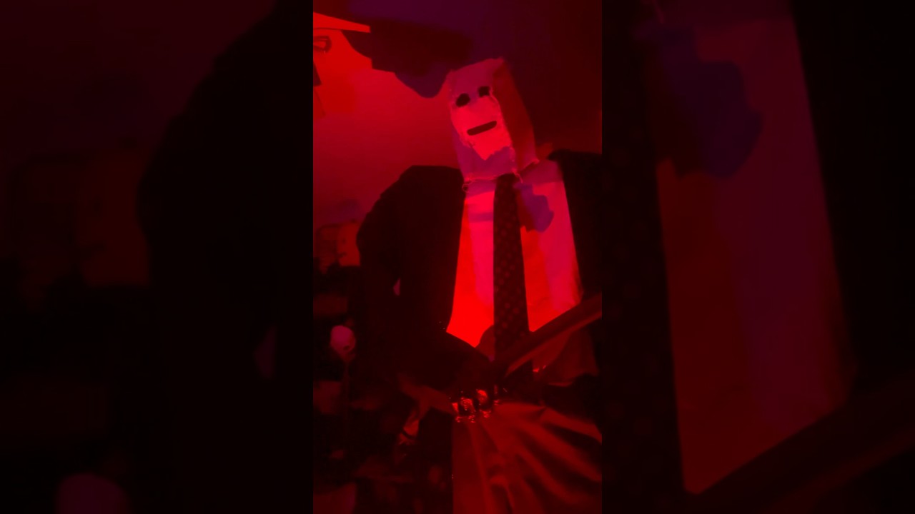 INSANE HORROR MOVIE ANIMATRONIC | THE STRANGERS MAN IN THE MASK!!! #halloween #horror #scary