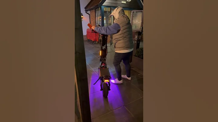 Kaabo Wolf King GTR - Demonstrating the alarm #wolfking #CrazyScooterBoys