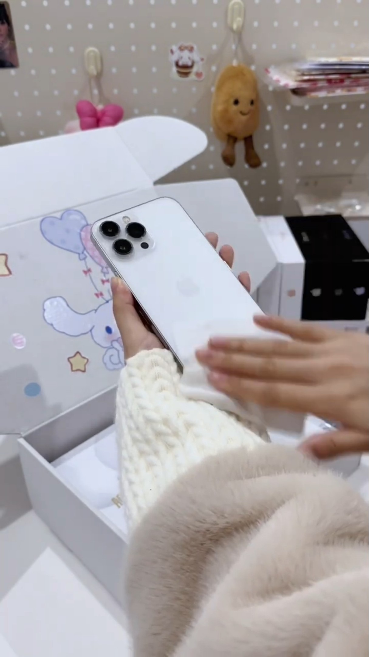 iPhone 13 Pro Max Gift Box Immersive Packaging #shorts
