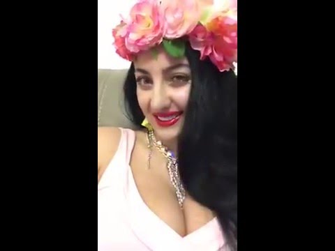 بالفيديو.. صافيناز تداعب جمهورها من إيطاليا