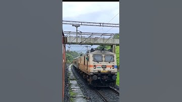 KAVACH Fitted CNB WAP-7 Powers 12617 Mangala Lakshadweep SF Express | Thunder Run on Rails ⚡🚆